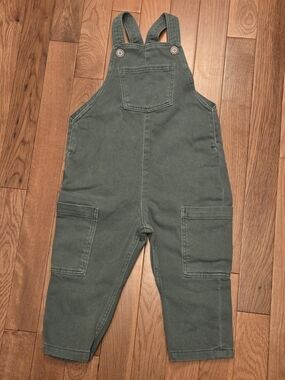 5/$20 H&M 12-18M Olive Green Kids Overalls with Cargo Pockets